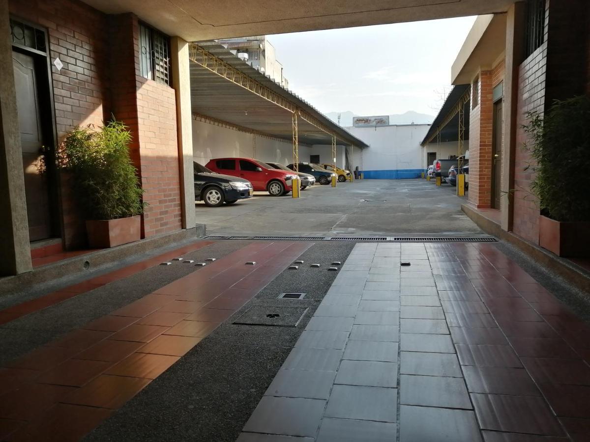 La Posada Del Viajero Ibagué Esterno foto